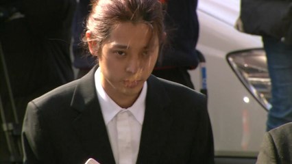 [현장영상] 경찰 포토라인에 선 정준영 "죄송합니다" / YTN