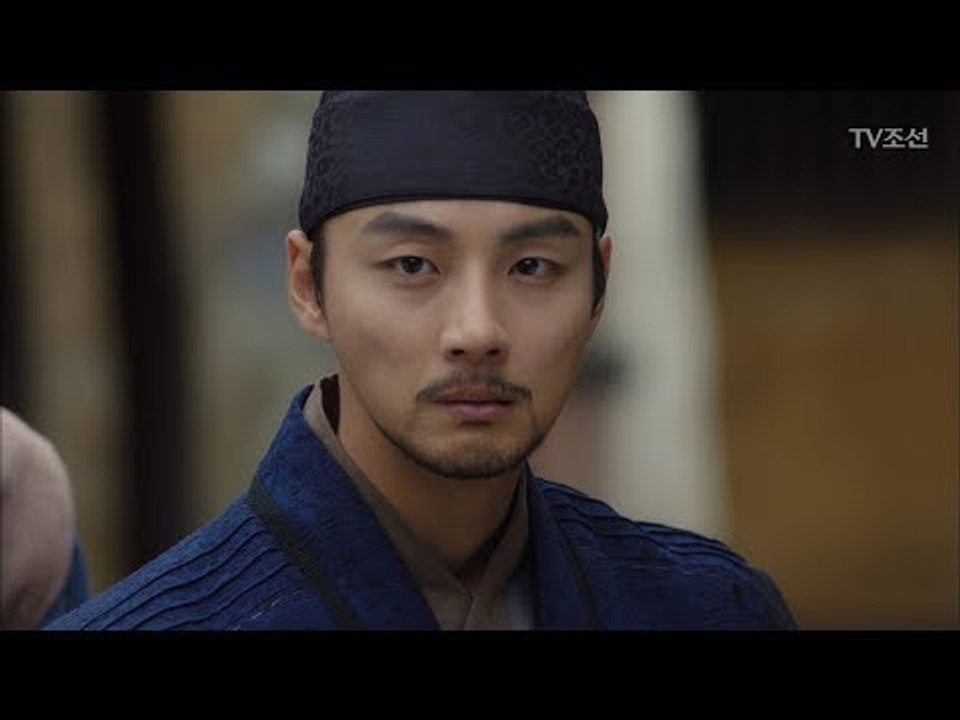 주상욱의 만행을 적은 벽서를 붙인 윤시윤! [대군 – 사랑을 그리다 18회] 2018...