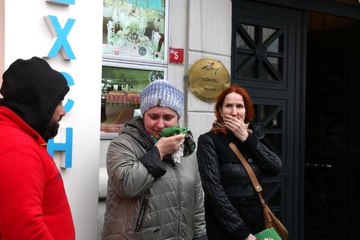 Otelin 8'inci Katından Peş Peşe Atladılar