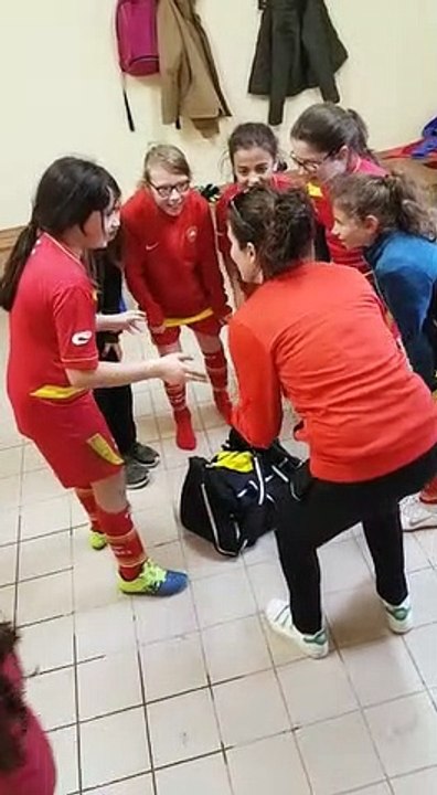 LA JOIE DE NOS U13 FEMININES APRES LEUR VICTOIRE
