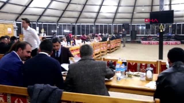 Muş Varto'da Kıl Çadırda Halaylı Tıp Bayramı Kutlaması