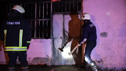 Çamura saplanan itfaiye aracını bırakıp yangına koştular - AĞRI