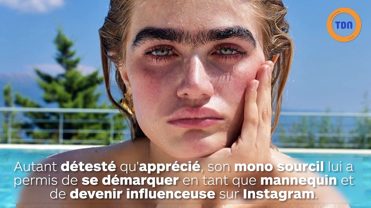Le mannequin au mono sourcil reçoit des menaces, mais son petit ami est là pour la consoler !
