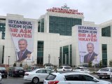Sultangazi Haseki Eğitim ve Araştırma Hastanesine Binali Yıldırım Afişi Asıldı