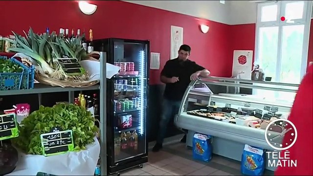 Ardennes : le boucher d'Aubrives se charge aussi du courrier postal