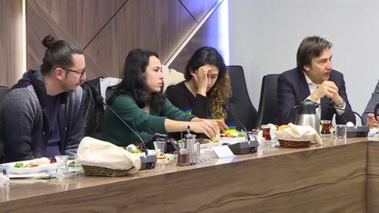 Download Video: 'Tunç Soyer, İzmir'de CHP-HDP ortaklığının temsiliyeti için aday gösterildi' - İZMİR