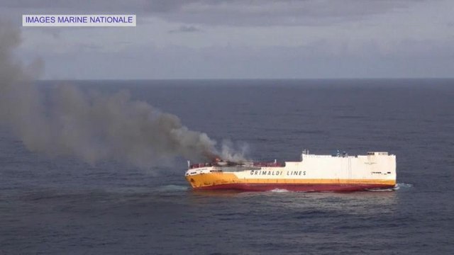 К берегам Франции приближается нефтяное пятно