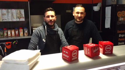 Des tirelire pour Télé Vie chez Go Inn Quaregnon. Vidéo Éric Ghislain