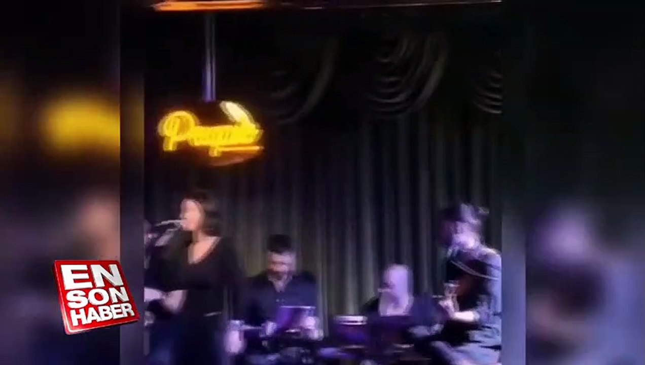 Cem Yılmaz çaldı, Defne Samyeli söyledi