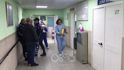 Ora News - Dhunohet mjeku në spitalin e Lezhës