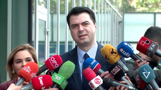 Bashën nuk e bind as Danielsson: Nuk ka dialog - News, Lajme - Vizion Plus