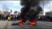 Ora News – Protestë në Roskovec, simpatizantët e opozitës presin kryeministrin me djegie gomash