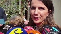 Ora News – Rudina Hajdari shfaqet përkrah Ambasadorit të BE-së por flet si qytetare