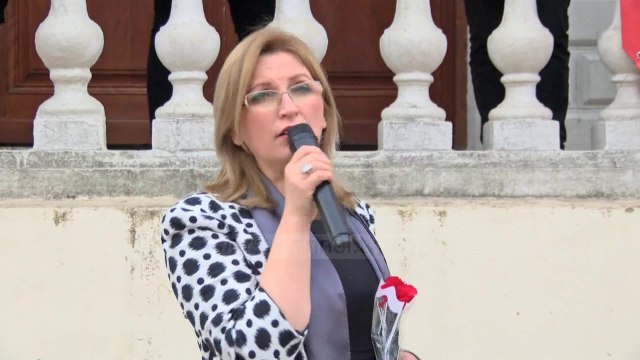 Gratë në protestë kundër dhunës dhe vrasjeve - Top Channel Albania - News - Lajme