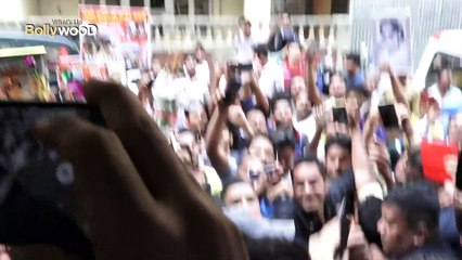 When Aamir Khan Did Not Open SRK's Gift For 5 Yrs