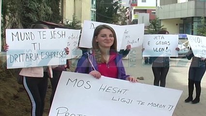 8 MARSI, GRATE PROTESTOJNE KUNDER DHUNES - News, Lajme - Kanali 7