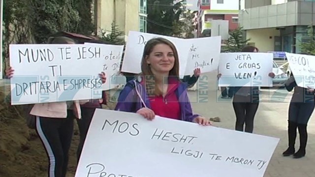 8 MARSI, GRATE PROTESTOJNE KUNDER DHUNES - News, Lajme - Kanali 7