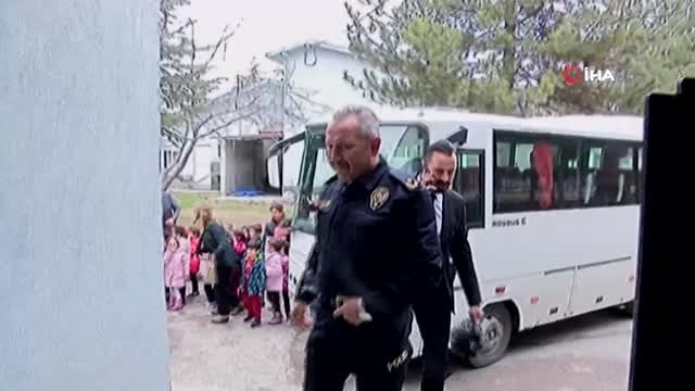 Miniklerden Özel Harekat ve Çevik Kuvvet Şube Müdürlüğü'ne Ziyaret