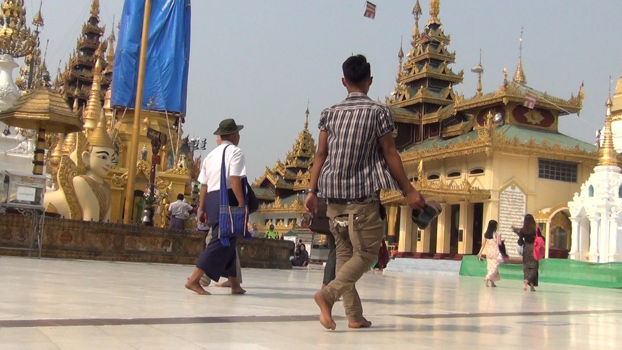 ယဥ္ေက်းမႈႏွင့္မညီ ဝတ္ဆင္လာသူမ်ား ပူးေပါင္းကူညီမႈအားနည္းဟု ေရႊတိဂံုေဂါပကအဖြဲ႔ေျပာ
