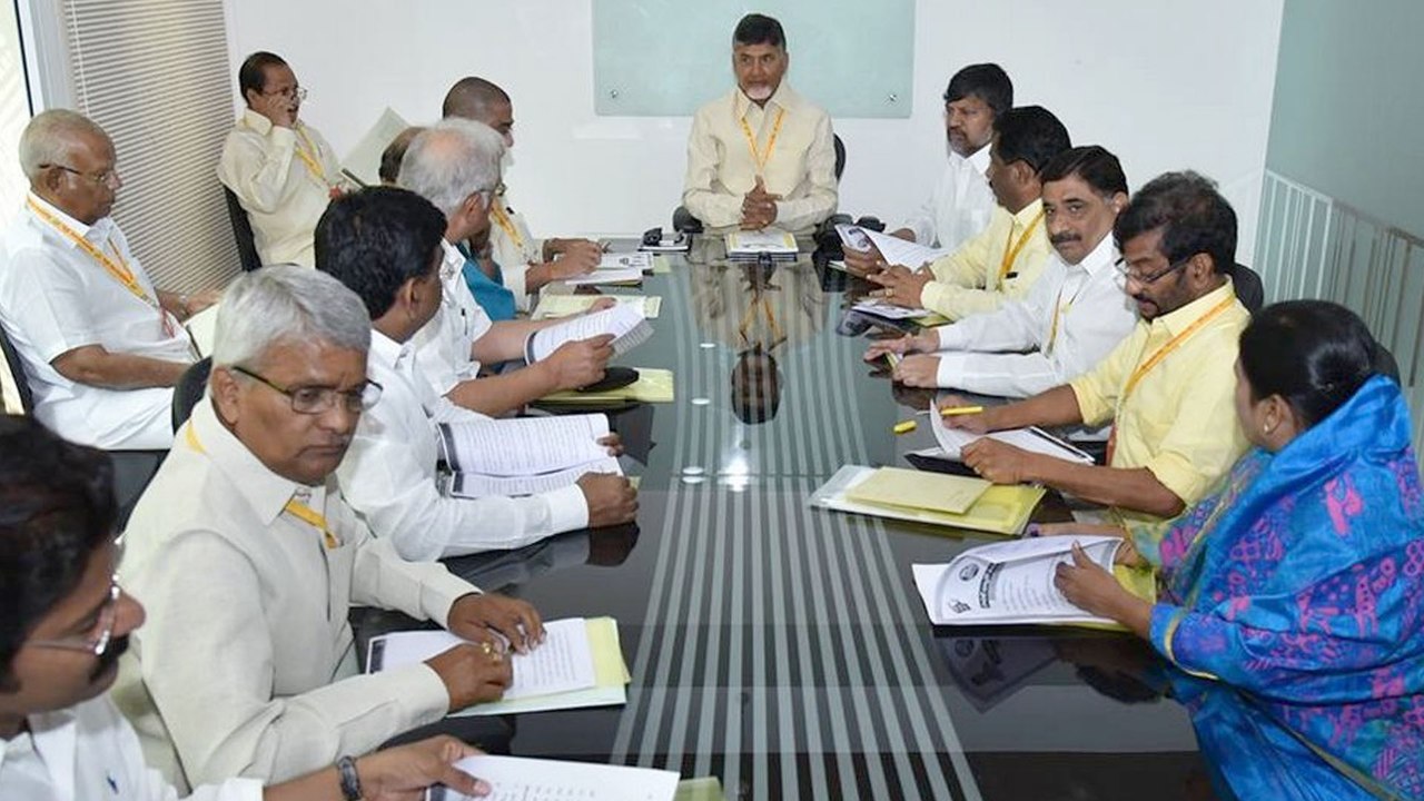 AP CM Chandrababu Naidu Finalizes Up To 120 TDP Candidates | Oneindia Telugu