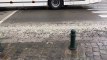 Saint Gilles - Un camion perd du ciment et pierres sur la Chaussée de Waterloo