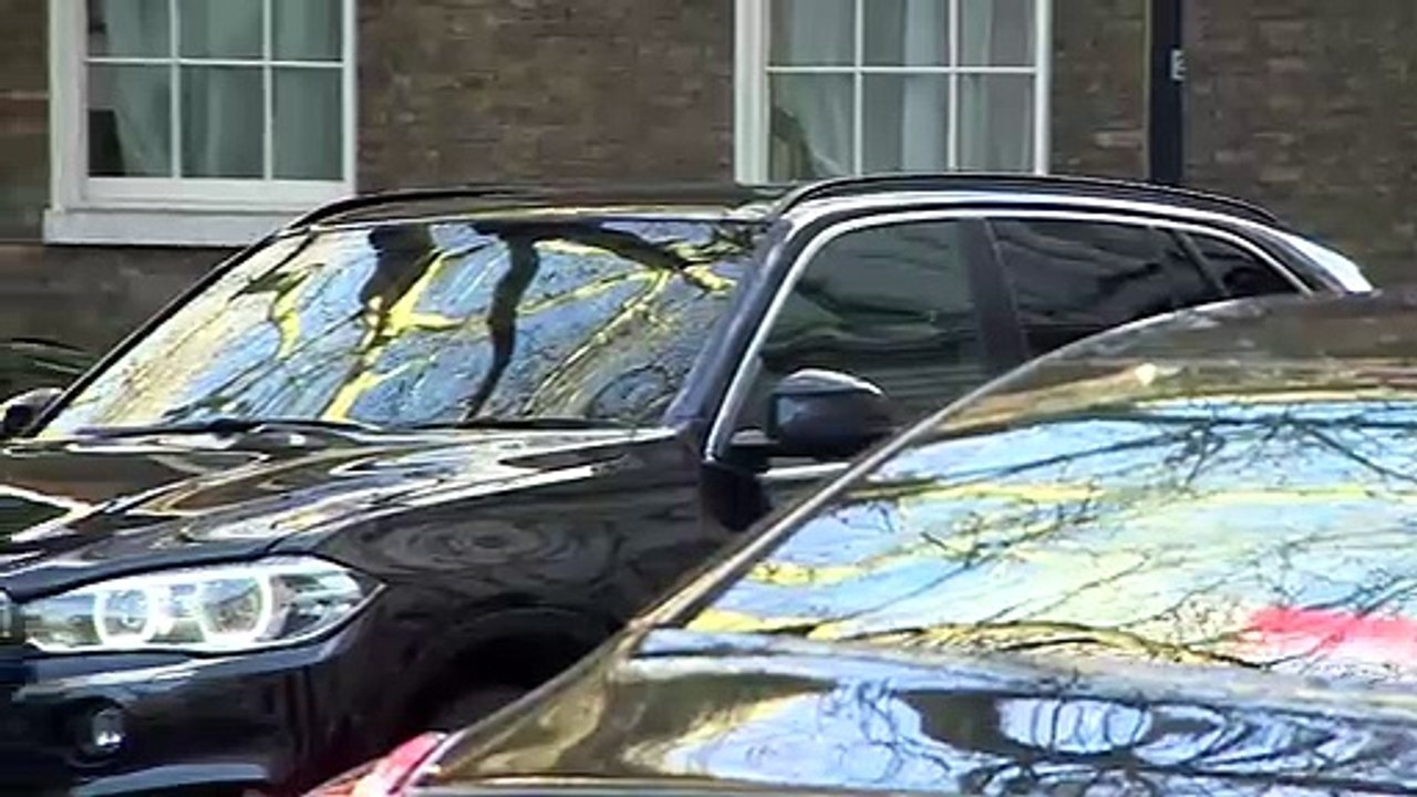 May's cabinet arrives in Downing Street ahead of Brexit vote