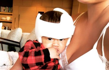 クリッシー・テイゲン、息子のヘルメット卒業を報告！