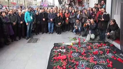 Télécharger la video: Agos Gazetesi Genel Yayın Yönetmeni Hrant Dink'in öldürülmesine ilişkin davada, sanıklardan Ercan Gün ve Muarrem Demirkale’nin tahliyesine karar verildi. Başka suçlardan da tutuklu bulunan iki sanığın cezaevinden çıkmayacağı öğrenildi.