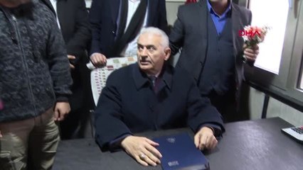 Binali Yıldırım Taksi Durağını Ziyaret Etti