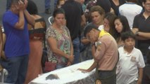 Cientos de personas despiden a las víctimas de la masacre en Brasil