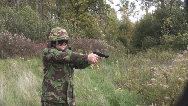 Hollywood Vs Reality: 9mm pistol (2011)
