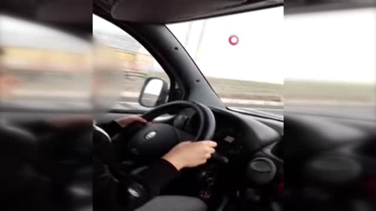 10 Yaşındaki Oğluna Trafikte Araç Kullandıran Şahıs: "Boş Ver Polisi Sen Ben Buradayım"