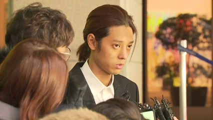 정준영, 밤샘 조사 뒤 귀가..."황금폰 제출했다" / YTN