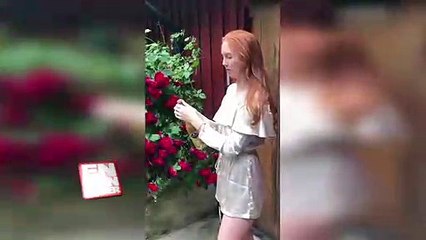 Şampanyayı düşürerek ortalığı savaş alanına çeviren İsveçli model