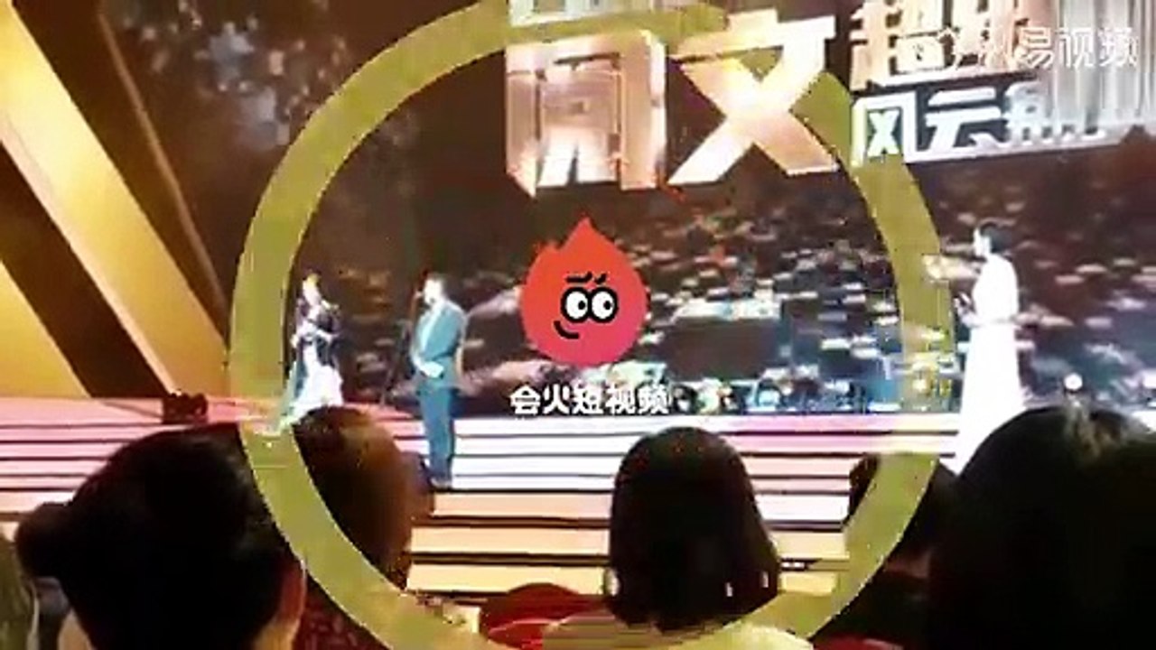 盛典现场视频还原猫腻原话，当年根据林依晨写的女主角_网易视频
