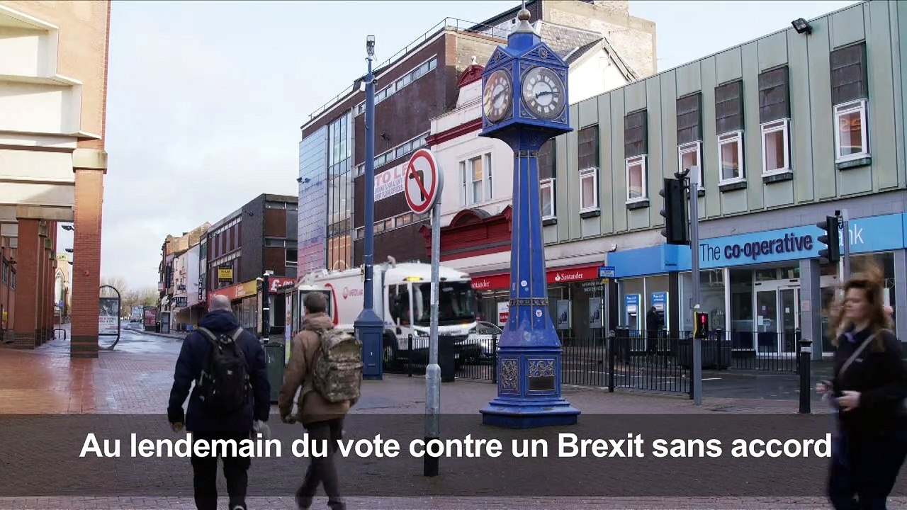 Pas de Brexit sans accord : réactions à Stoke o...