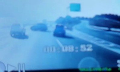 Dikkatsiz Sürücünün Sebep Olduğu Zincirleme Kaza Kamerada