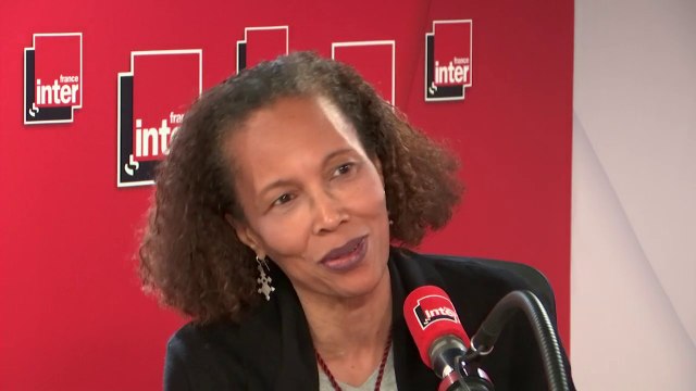 Yanick Lahens fredonne une fameuse chanson haïtienne qui retrace beaucoup de souvenirs de l'histoire d'Haïti