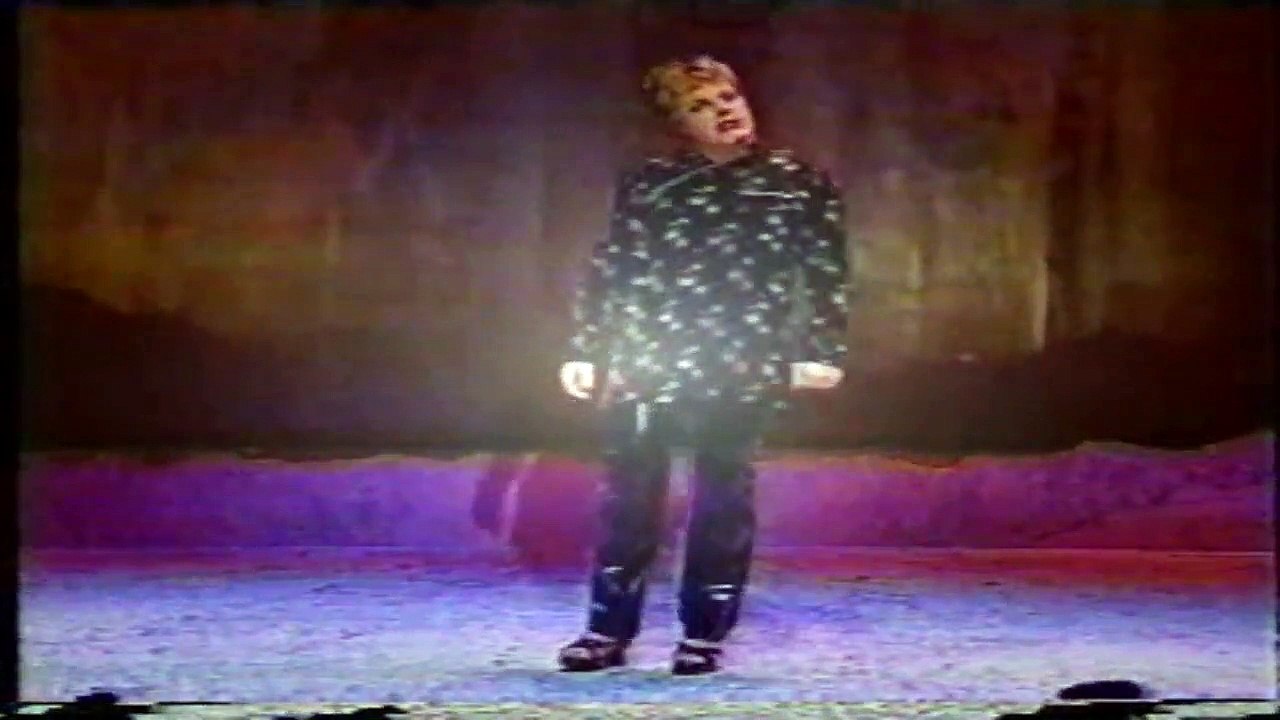 Eddie Izzard - Dressed To Kill (static) P3