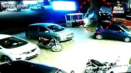 असंतुलित ट्रक ने गाड़ियों को मारी टक्कर