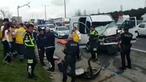 - E- 5 Hadımköy Avcılar istikametinde sıkışmalı kaza meydana geldi. Olay sağlık yerine sağlık ve polis ekipleri sevk edildi.