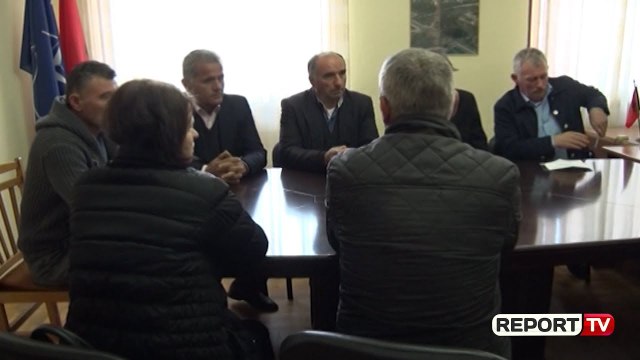 Report Tv - Ju shembën shtëpitë nga rrëshqitja e dherave, banorët e Mirditës ende pa dëmshpërblim