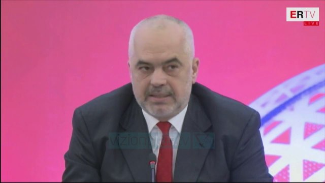 Rama: 3 vjet burg kush hyn në fushën e futbollit - News, Lajme - Vizion Plus