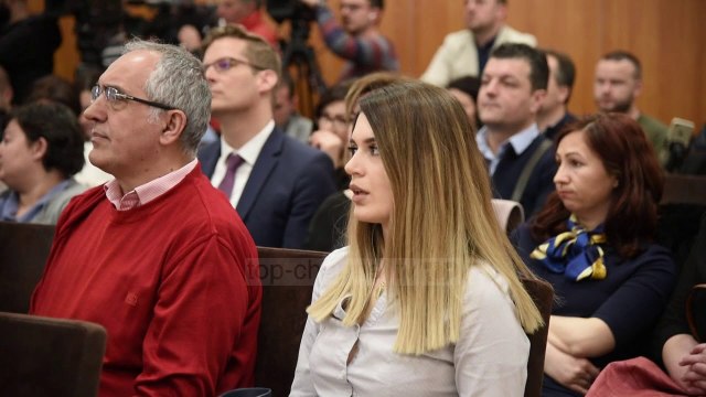 Për ujë dhe drita; Veliaj: Me BERZH po realizojmë projektin - Top Channel Albania - News - Lajme