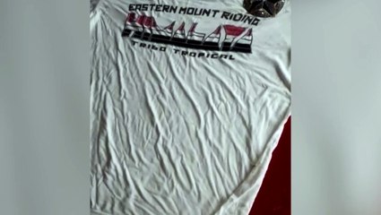 Criminoso esquece camiseta em local de assalto e morador pede ajuda para identificar bandido