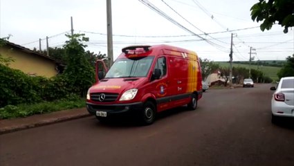 Motociclista é socorrida pelo Siate no Bairro Esmeralda