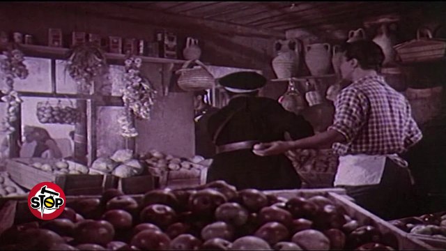 Stop-Basha ne Peshkopi, fermeret hedhin ne rruge prodhimet e tyre. (13.03.2019)