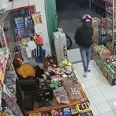 Ce voleur n'est vraiment pas intelligent !