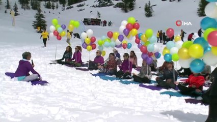 Alanya’da kayak festivali renkli görüntülere sahne oldu