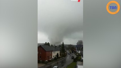 Une tornade a balayé le centre de Roetgen près d’Aachen en Allemagne !